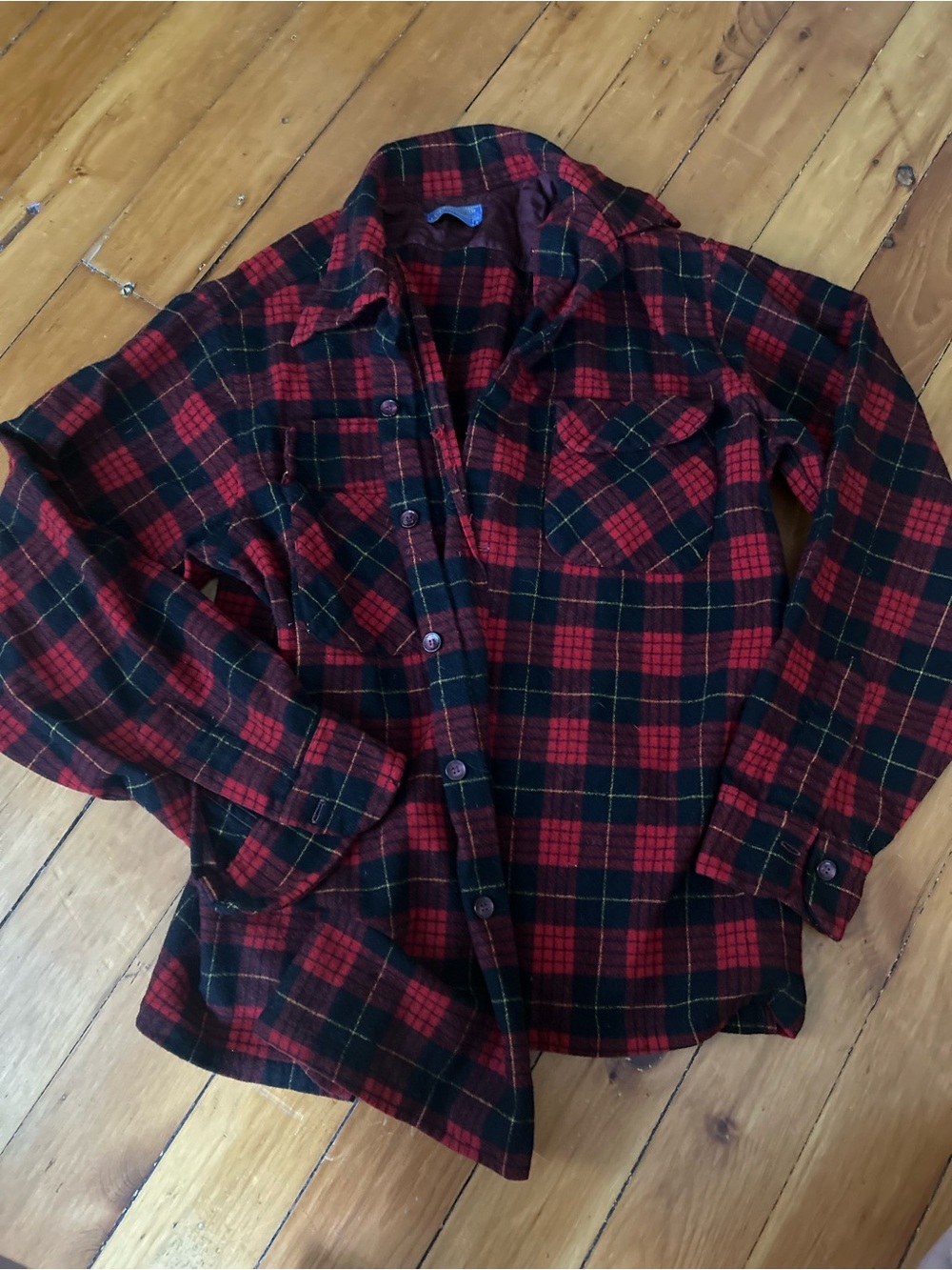 Pendleton wool board shirt vintage large red black has holes